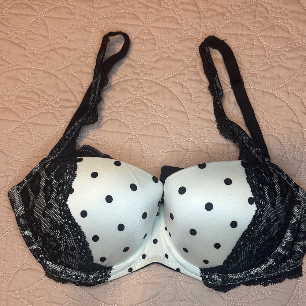Vintage Victoria's Secret Black and White Polka Dot push-up Lace Bra